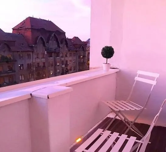 Joy Victoriei 7e-30 2